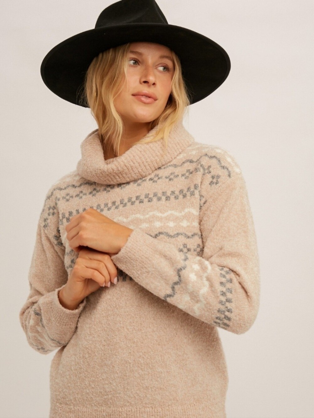 NWT Hem & Thread Chunky Turtle Neck Sweater